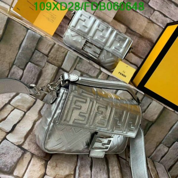 Fendi AAA+ Replica Baguette large leather purse B060648570369