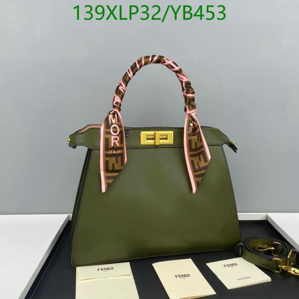 Fendi AAA+ Replica Peekaboo ISeeU Medium leather Bag YB45321569874