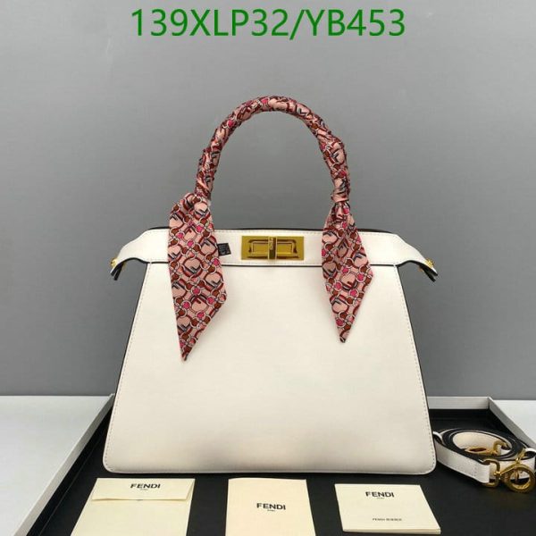 Fendi AAA+ Replica Peekaboo ISeeU Medium leather Bag YB45321569874