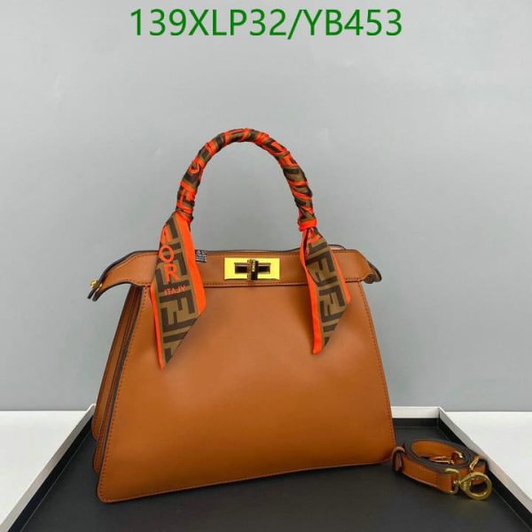 Fendi AAA+ Replica Peekaboo ISeeU Medium leather Bag YB45321569874