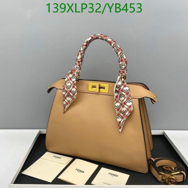 Fendi AAA+ Replica Peekaboo ISeeU Medium leather Bag YB45321569874