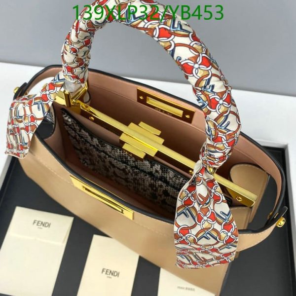 Fendi AAA+ Replica Peekaboo ISeeU Medium leather Bag YB45321569874