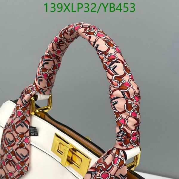 Fendi AAA+ Replica Peekaboo ISeeU Medium leather Bag YB45321569874