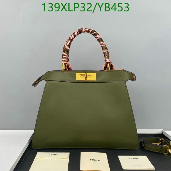 Fendi AAA+ Replica Peekaboo ISeeU Medium leather Bag YB45321569874