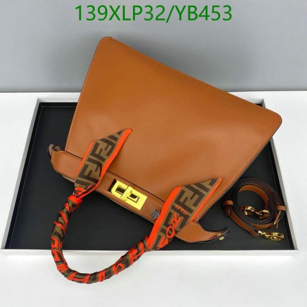 Fendi AAA+ Replica Peekaboo ISeeU Medium leather Bag YB45321569874