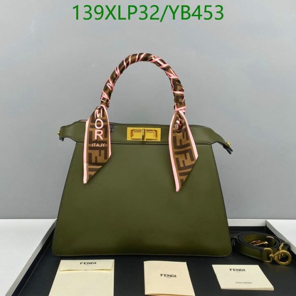 Fendi AAA+ Replica Peekaboo ISeeU Medium leather Bag YB45321569874