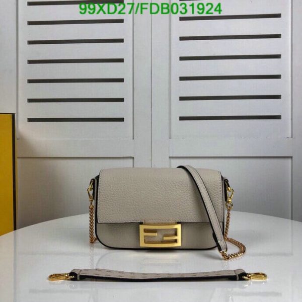 Fendi AAA+ Replica Women Baguette Min Handbag FDB0319247582