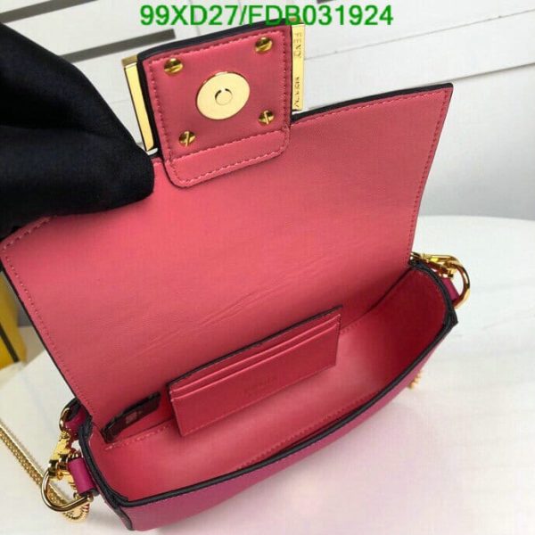 Fendi AAA+ Replica Women Baguette Min Handbag FDB0319247582