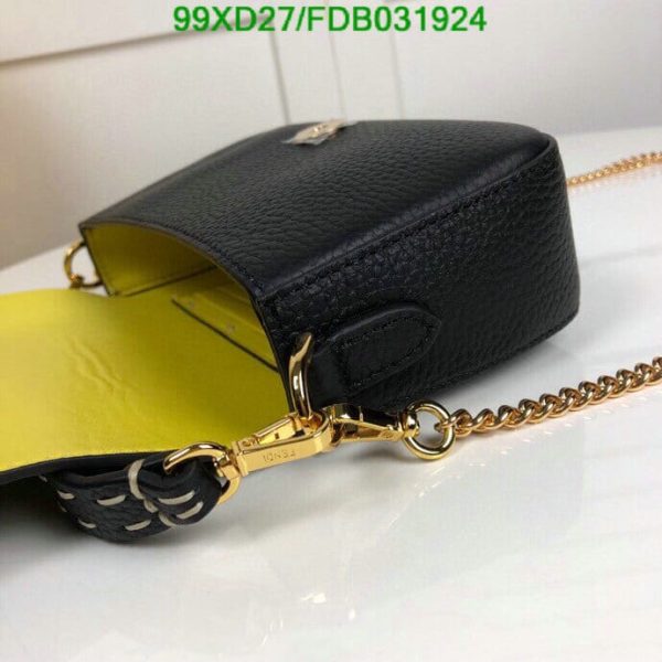 Fendi AAA+ Replica Women Baguette Min Handbag FDB0319247582