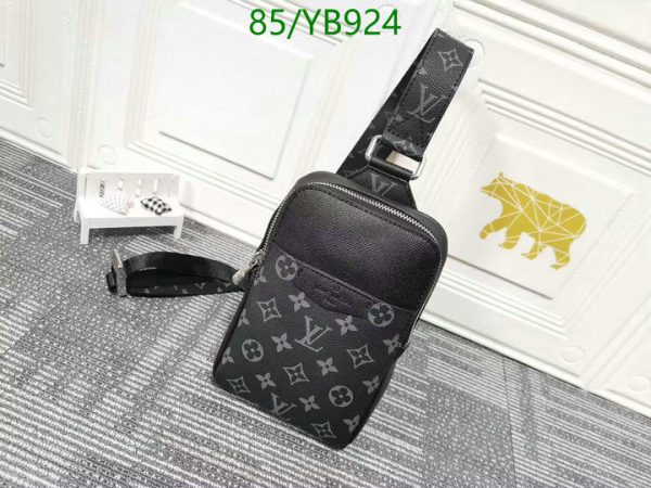 LOUIS VUITTON AAA+ Replica Outdoor Sling Bag YB92476548903