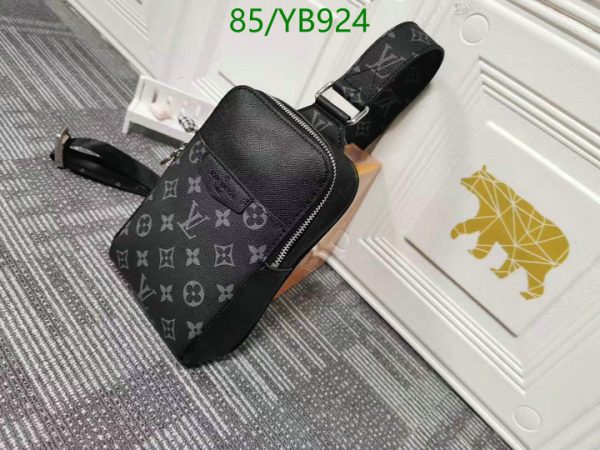 LOUIS VUITTON AAA+ Replica Outdoor Sling Bag YB92476548903