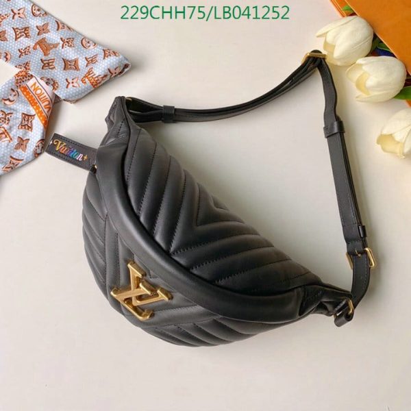 Louis Vuitton 1:1 Mirror Replica Black Quilted Wave Chain Flap MM LB04125297865