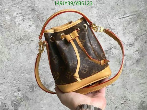 Louis Vuitton 1:1 Mirror Replica Casual Style Canvas Street Style Vanity Bag YB51236789543