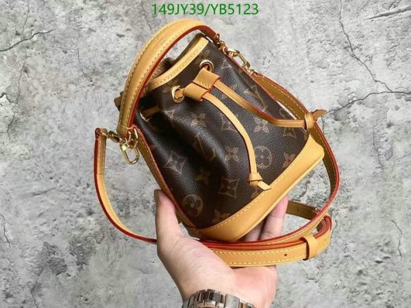 Louis Vuitton 1:1 Mirror Replica Casual Style Canvas Street Style Vanity Bag YB51236789543