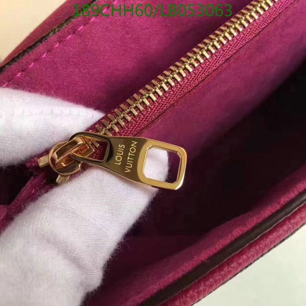 Louis Vuitton 1:1 Mirror Replica Chain Bag LB05306378543