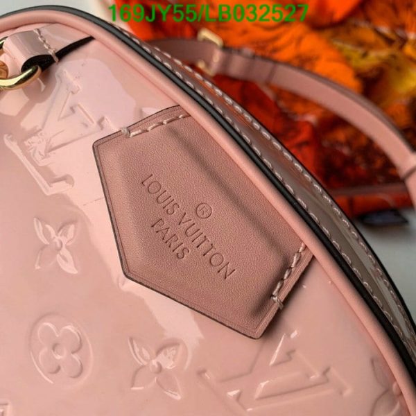 Louis Vuitton 1:1 Mirror Replica Champagne Patent Leather Cross Body Bag LB03252723654