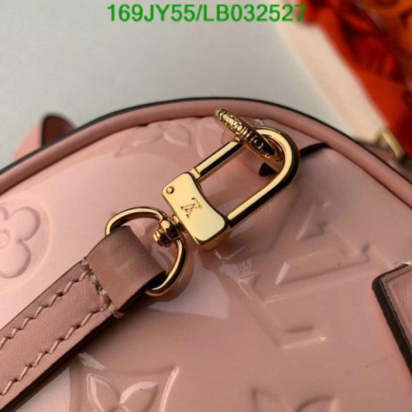 Louis Vuitton 1:1 Mirror Replica Champagne Patent Leather Cross Body Bag LB03252723654