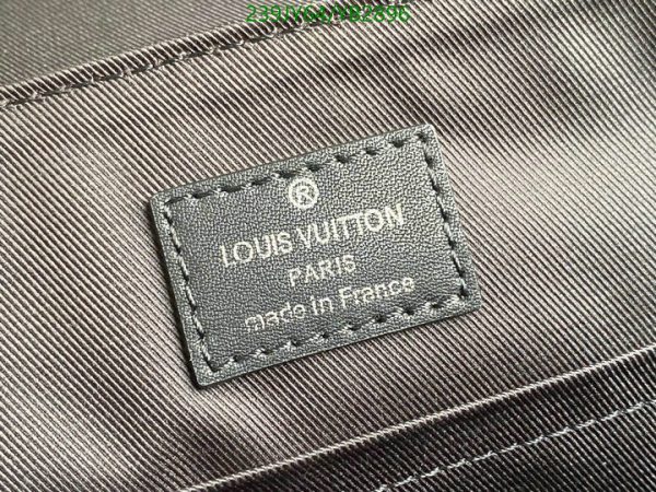 Louis Vuitton 1:1 Mirror Replica Christopher Messenger Bag YB28961245896