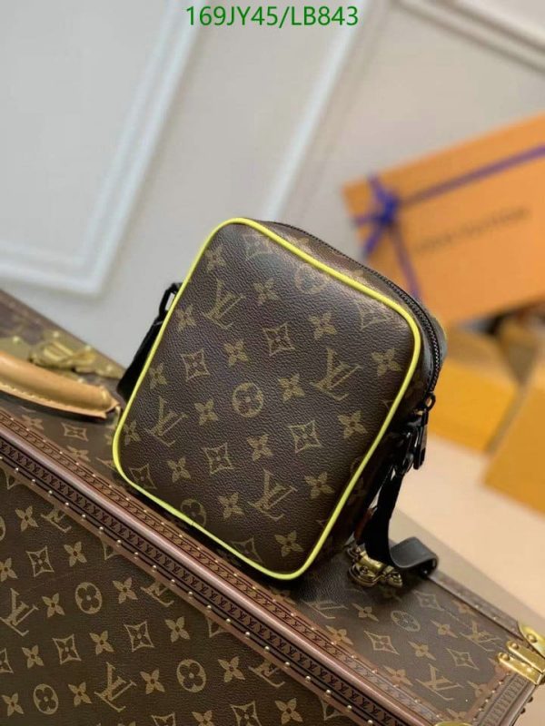 Louis Vuitton 1:1 Mirror Replica Christopher Wearable Wallet LB84312369854