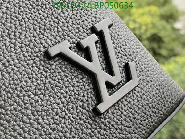 Louis Vuitton 1:1 Mirror Replica Clutch Bag Pochette Ipad Black LBP0506347854