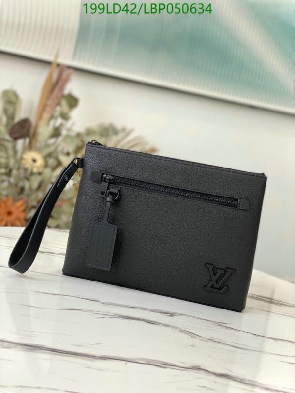 Louis Vuitton 1:1 Mirror Replica Clutch Bag Pochette Ipad Black LBP0506347854