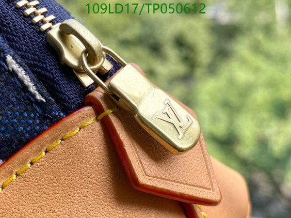 Louis Vuitton 1:1 Mirror Replica Cosmetic Pouch Limited Edition Since  TP05061276894