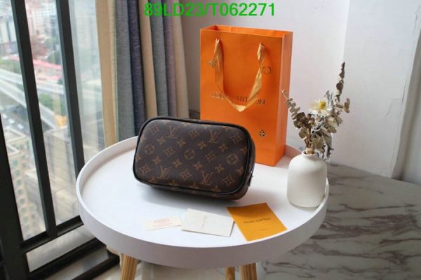 Louis Vuitton 1:1 Mirror Replica Cosmetic Pouch T062271820346