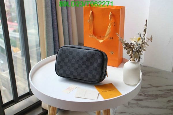 Louis Vuitton 1:1 Mirror Replica Cosmetic Pouch T062271820346