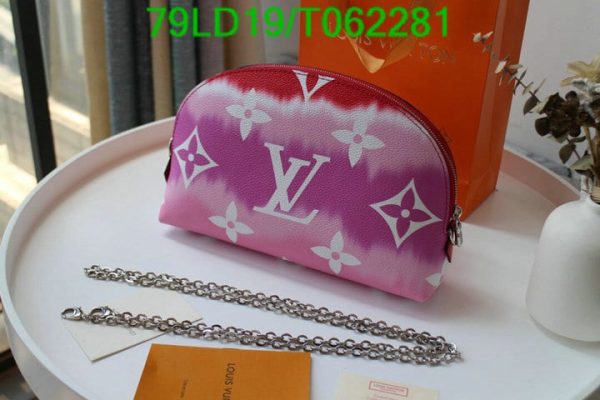 Louis Vuitton 1:1 Mirror Replica Cosmetic Pouch T062281703456