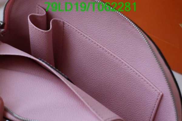 Louis Vuitton 1:1 Mirror Replica Cosmetic Pouch T062281703456