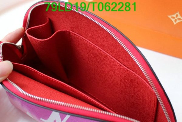 Louis Vuitton 1:1 Mirror Replica Cosmetic Pouch T062281703456