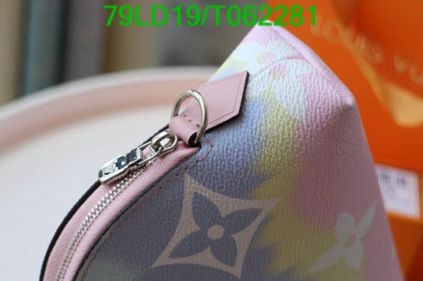 Louis Vuitton 1:1 Mirror Replica Cosmetic Pouch T062281703456