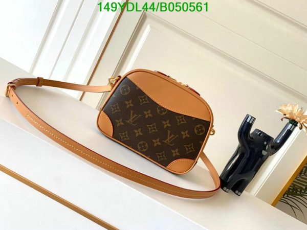 Louis Vuitton 1:1 Mirror Replica Crossbody Bag B050561768049