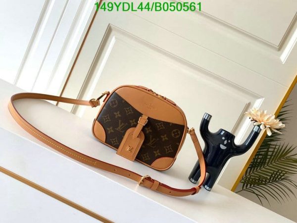 Louis Vuitton 1:1 Mirror Replica Crossbody Bag B050561768049