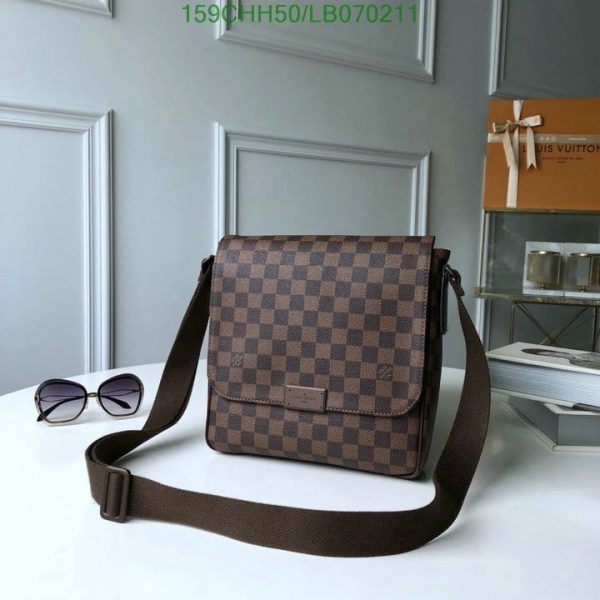 Louis Vuitton 1:1 Mirror Replica Damier Ebene Canvas District MM Bag  LB07021141235