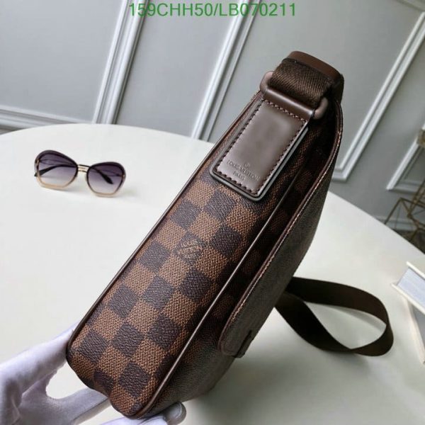 Louis Vuitton 1:1 Mirror Replica Damier Ebene Canvas District MM Bag  LB07021141235