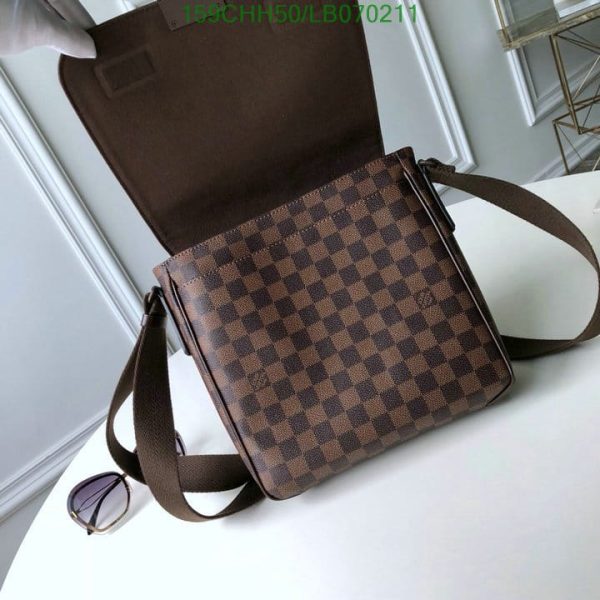 Louis Vuitton 1:1 Mirror Replica Damier Ebene Canvas District MM Bag  LB07021141235