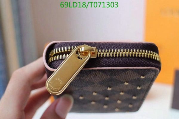 Louis Vuitton 1:1 Mirror Replica Damier Studs Zippy Wallet around T071303654309