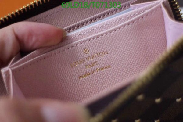 Louis Vuitton 1:1 Mirror Replica Damier Studs Zippy Wallet around T071303654309