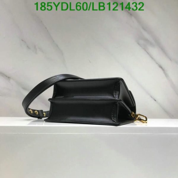 Louis Vuitton 1:1 Mirror Replica Dauphine MM Bag LB12143226593