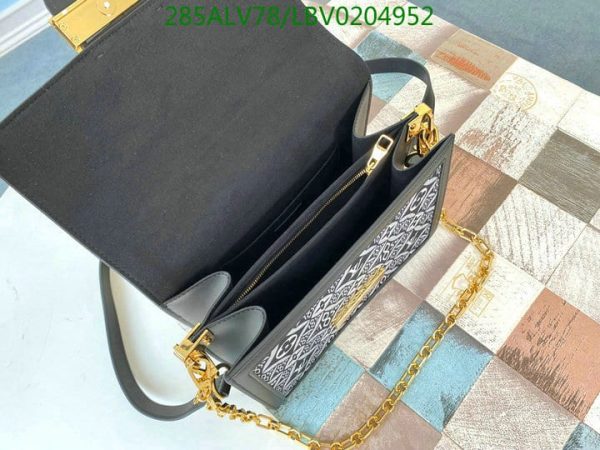 Louis Vuitton 1:1 Mirror Replica Dauphine MM Bag LBV0204952265