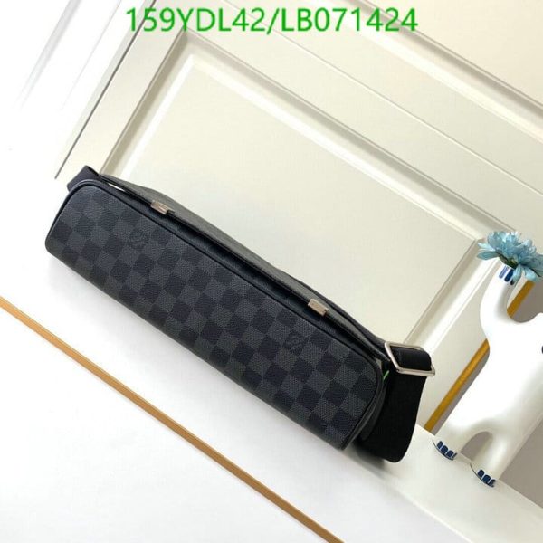 Louis Vuitton 1:1 Mirror Replica District MM Messenger Bag LB07142441236