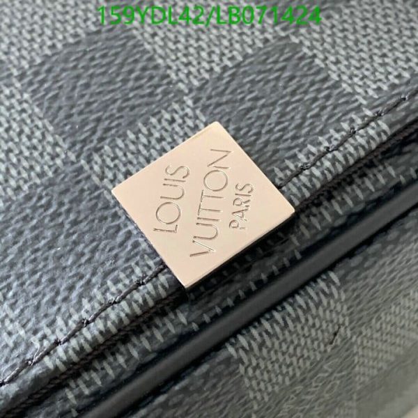 Louis Vuitton 1:1 Mirror Replica District MM Messenger Bag LB07142441236