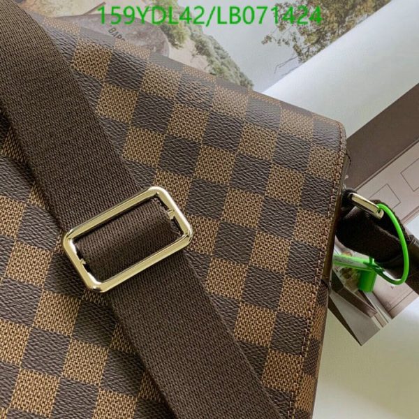 Louis Vuitton 1:1 Mirror Replica District MM Messenger Bag LB07142441236