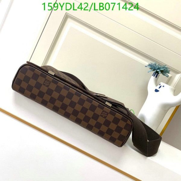 Louis Vuitton 1:1 Mirror Replica District MM Messenger Bag LB07142441236