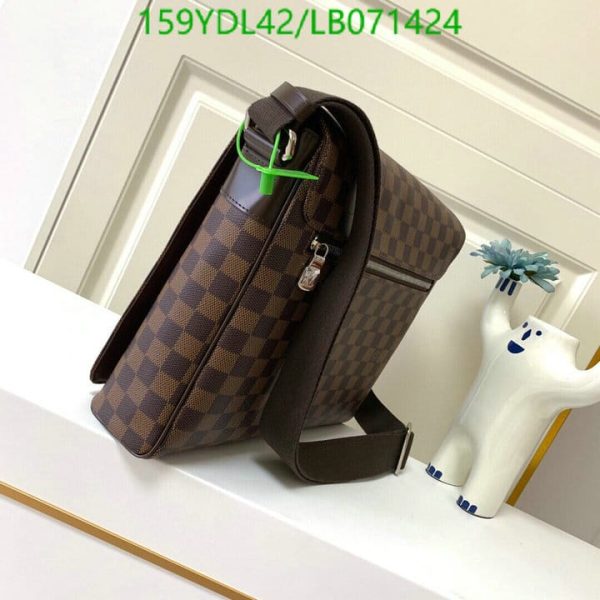 Louis Vuitton 1:1 Mirror Replica District MM Messenger Bag LB07142441236