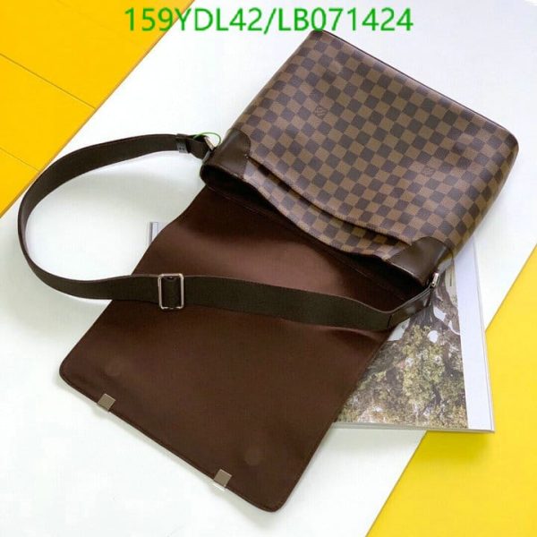 Louis Vuitton 1:1 Mirror Replica District MM Messenger Bag LB07142441236