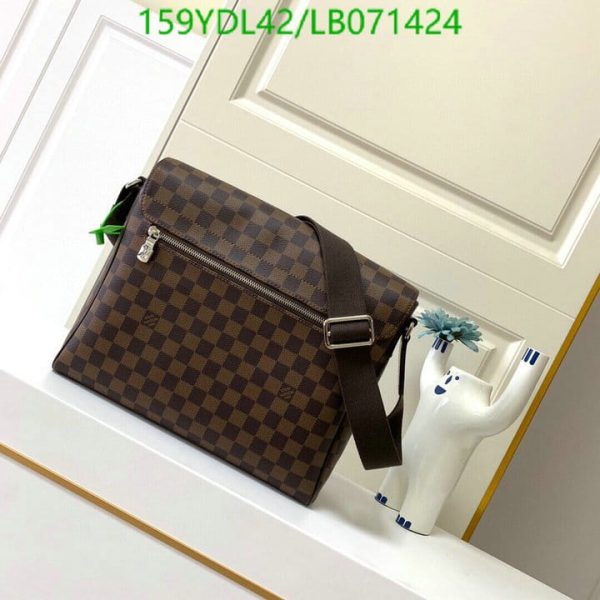 Louis Vuitton 1:1 Mirror Replica District MM Messenger Bag LB07142441236