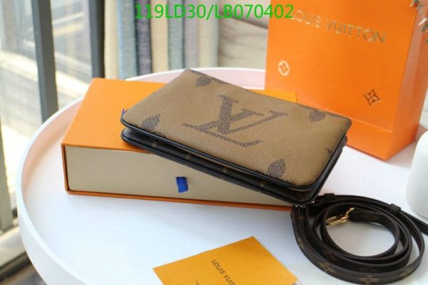 Louis Vuitton 1:1 Mirror Replica Double Zip Pochette Bag LB07040212367