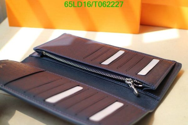 Louis Vuitton 1:1 Mirror Replica Epi Leather Checkbook Cover T062227531697